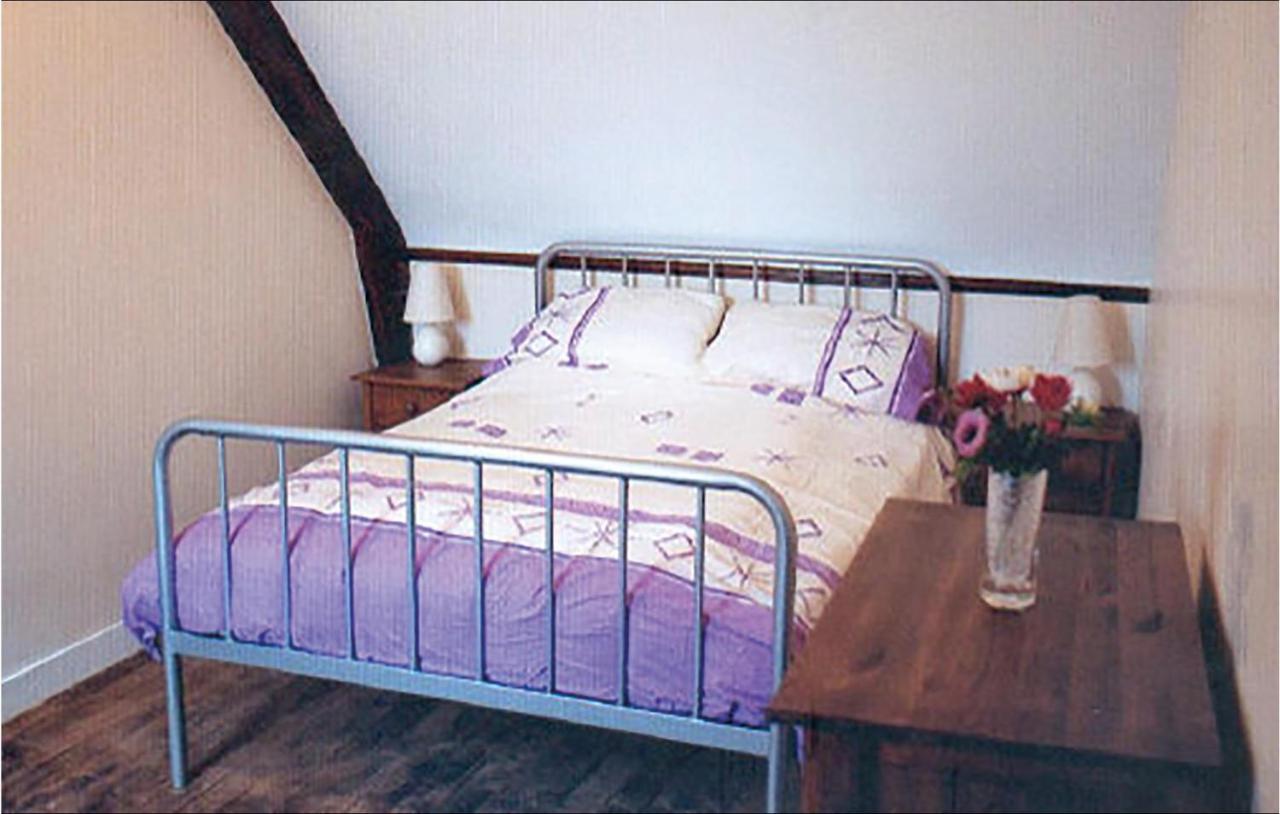 Lovely Home In Chateauneuf Du Faou With Wifi Saint-Thois Экстерьер фото